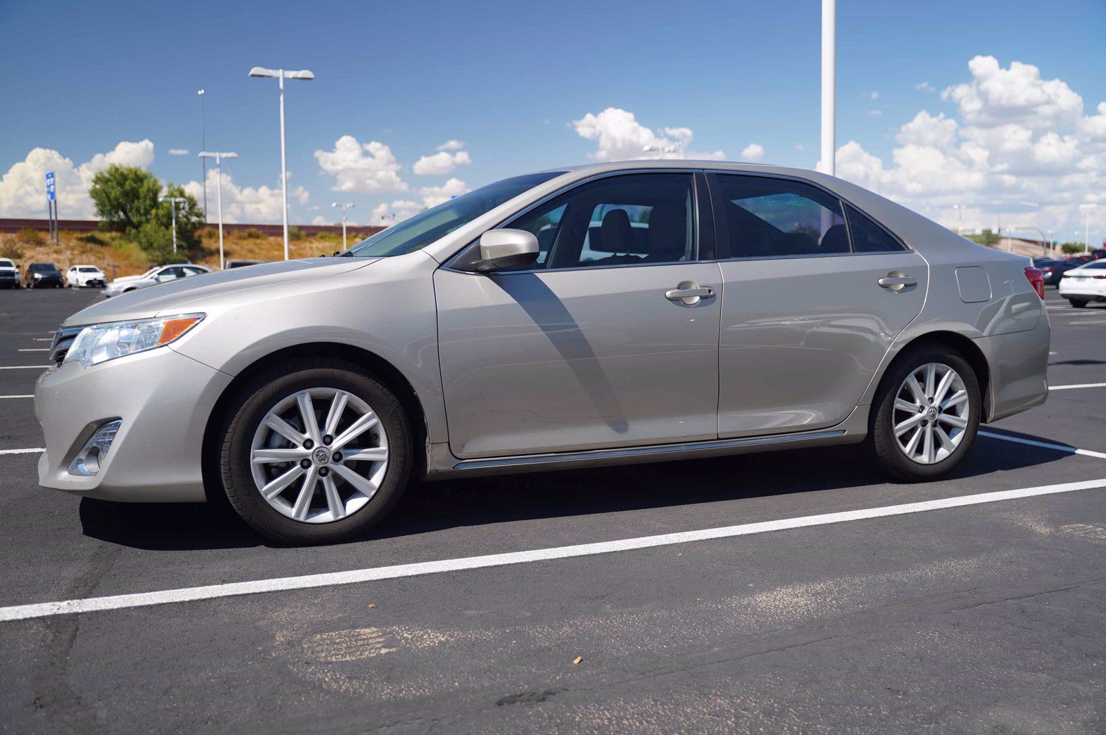 Pre-Owned 2013 Toyota Camry XLE FWD 4dr Car