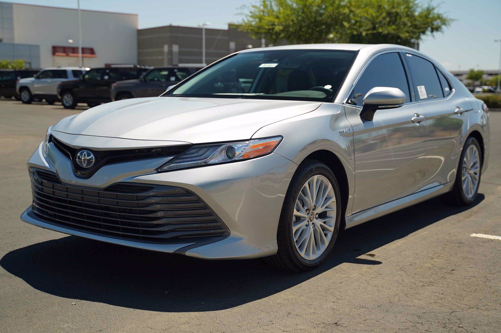 2020 Toyota Camry Hybrid Xle