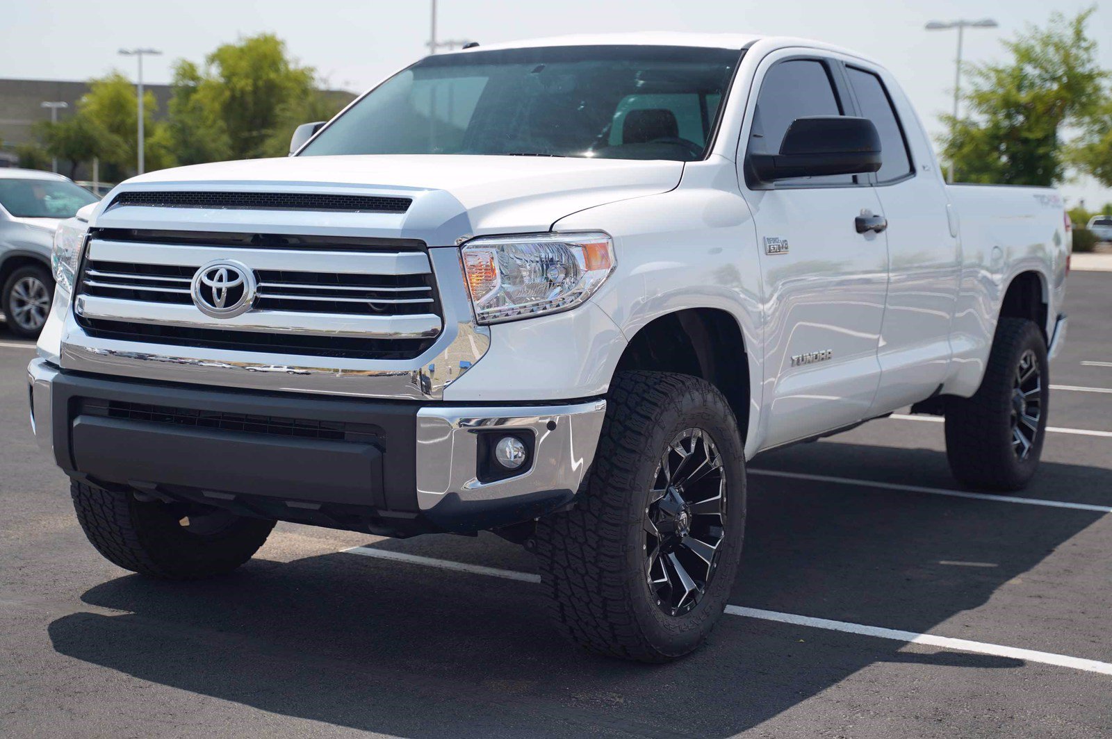 Certified Pre-Owned 2017 Toyota Tundra 4WD SR5 4WD Crew Cab Pickup