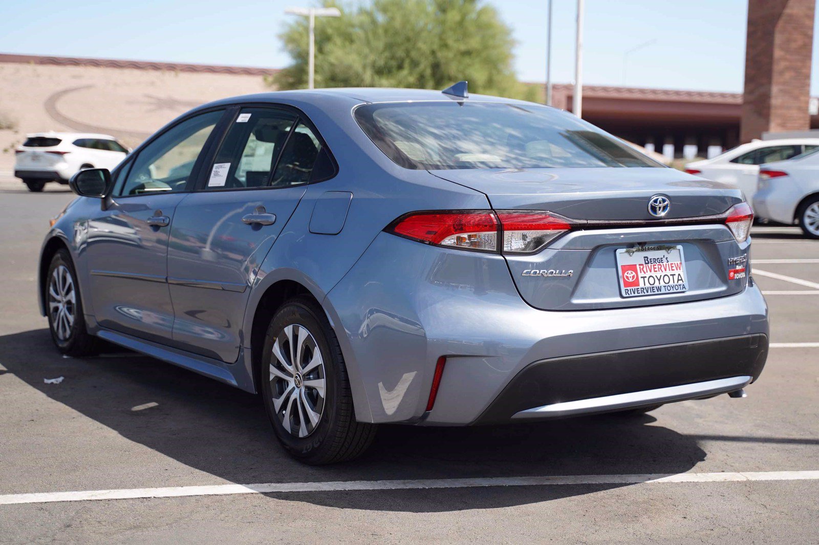 New 2021 Toyota Corolla Hybrid LE FWD 4dr Car