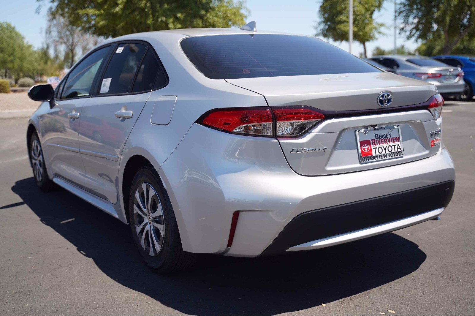 New 2021 Toyota Corolla Hybrid LE FWD 4dr Car